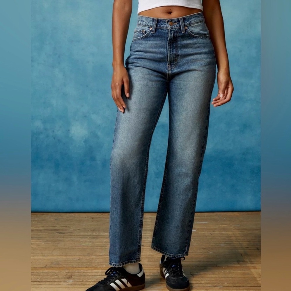 BDG Urban Outfitters Cowboy Jean High Rise Straight Leg Medium Wash Size 26
